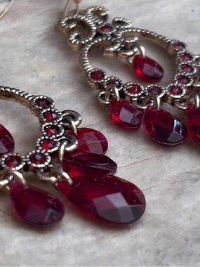 Vintage Avon Victorian Revival Scrollwork Red Teardrop Chandelier Earrings 2”
